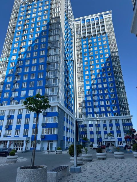 Комерція на Толбухіна вул.