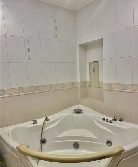 Квартира на Авдєєва-Чорноморського вул.