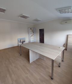 Офісне приміщення в бізнес центрі.