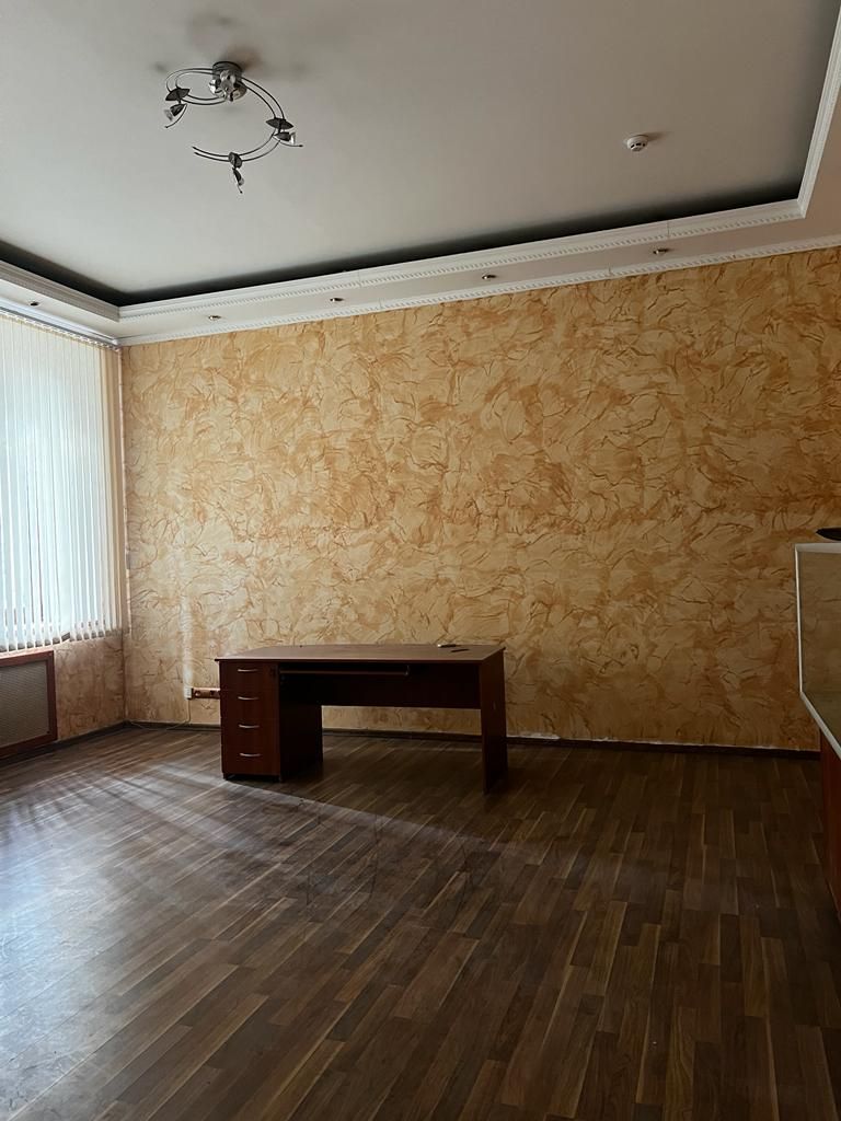 ЕКС! Продам! Терміново! Супер - Ідеальне приміщення для Банку