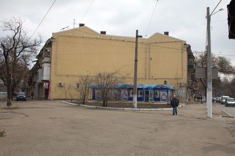 ЕКС! Продам! Терміново! У самому центрі , кафе Вагон на ділянці 6 соток.