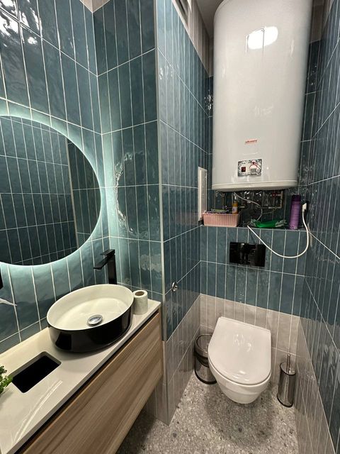 Комерція на Толбухіна вул.