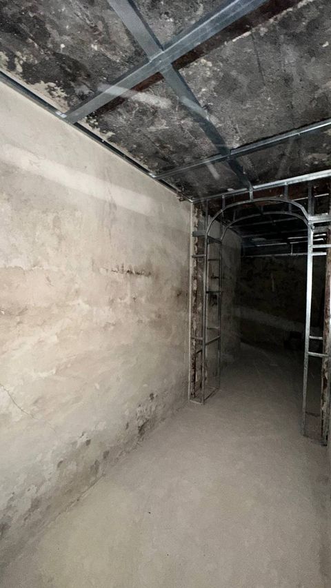 Комерція на Європейській вул.