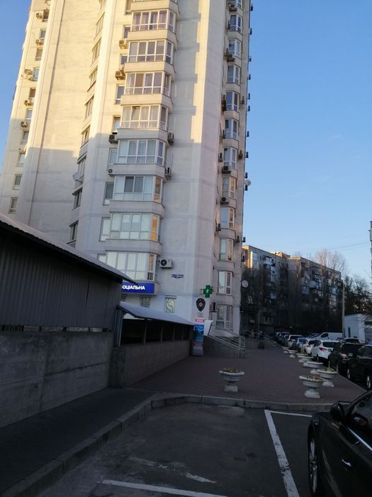 Квартира на Глушка Академіка просп.