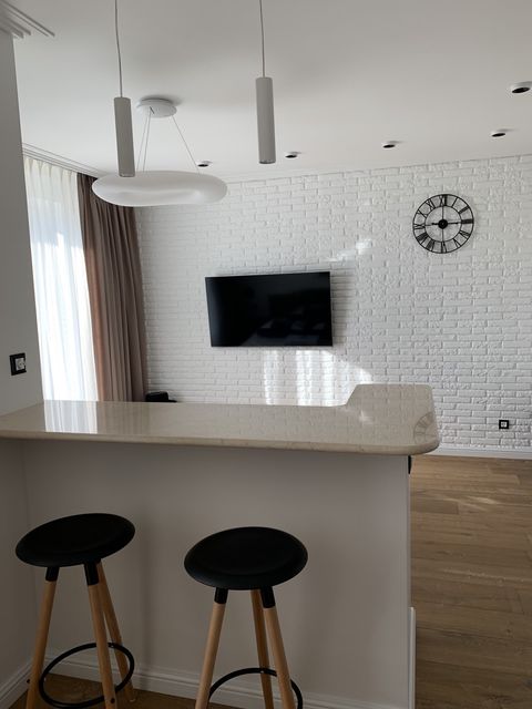 Квартира з дорогим авторським ремонтом. Заходь та живи!