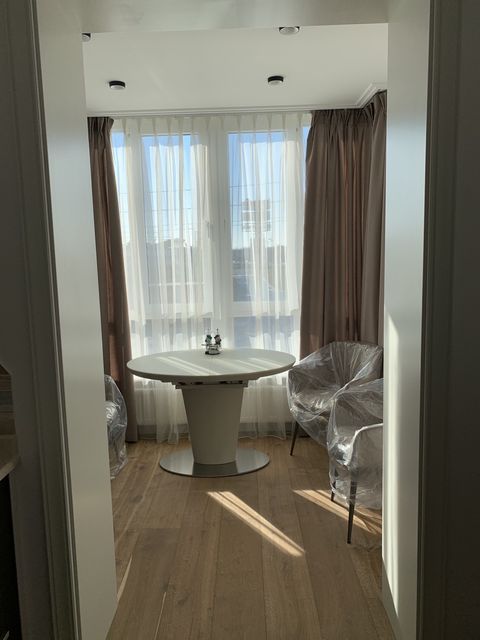 Квартира з дорогим авторським ремонтом. Заходь та живи!