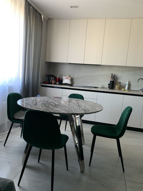 Apartment on Zhemchuzhnaya Street