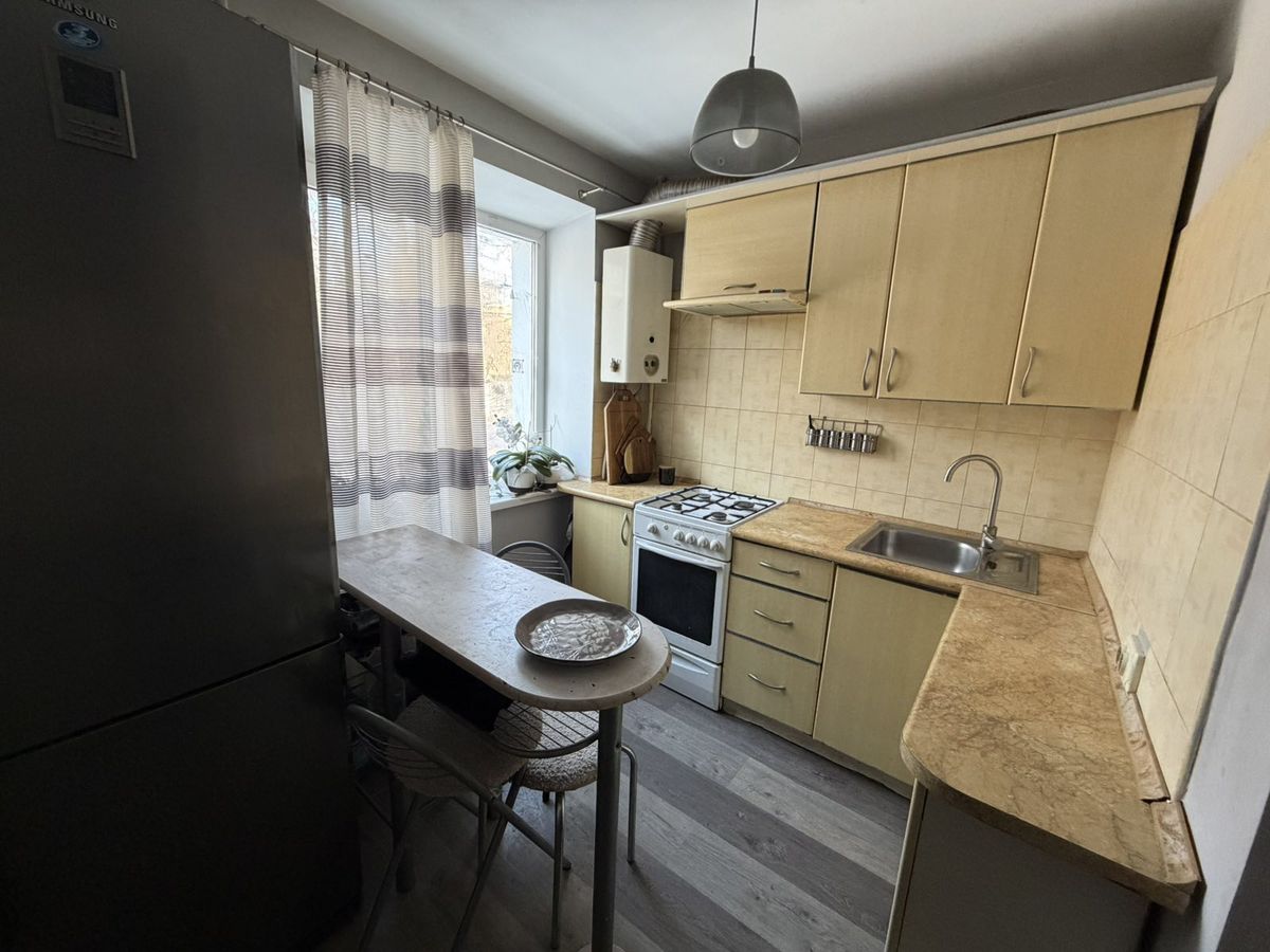 Квартира на Романа Кармена вул.