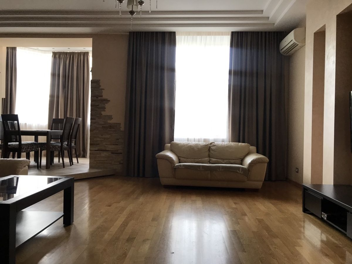 Квартира на Довженка вул.