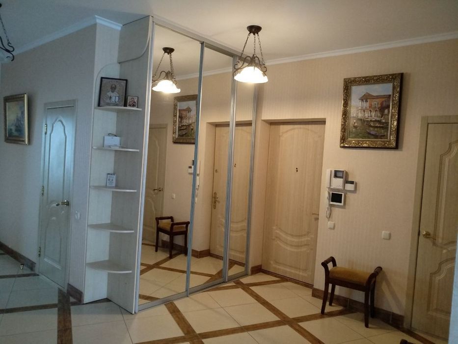 Kвартира на Литературна вул.