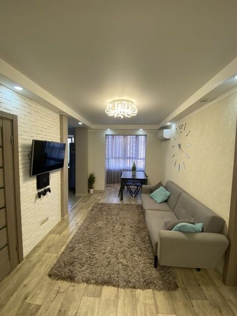 Квартира на Євгена Чикаленка вул.