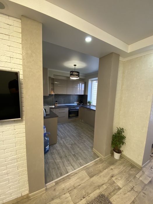 Квартира на Євгена Чикаленка вул.