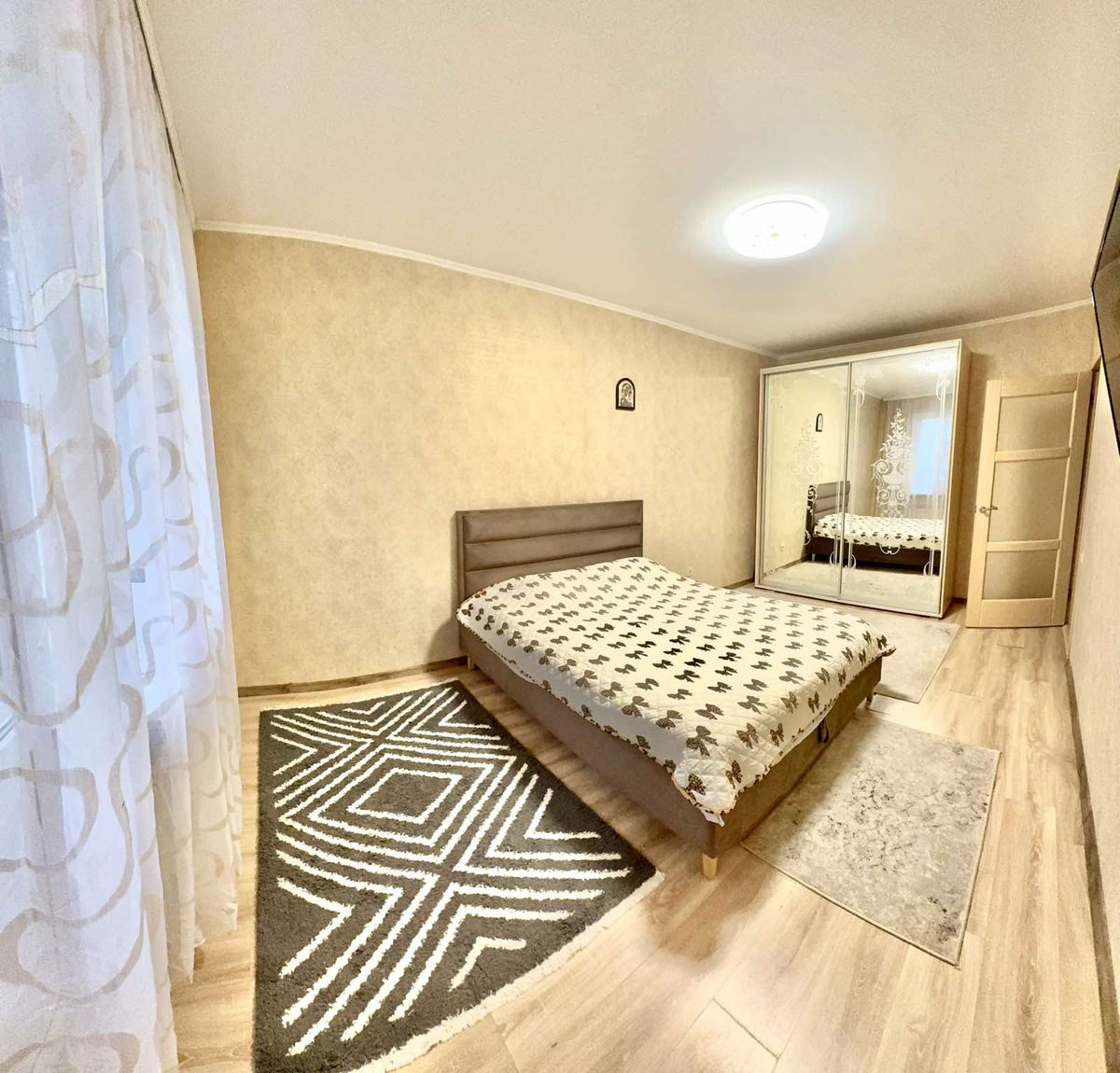 Квартира Сахарова ак. ул.