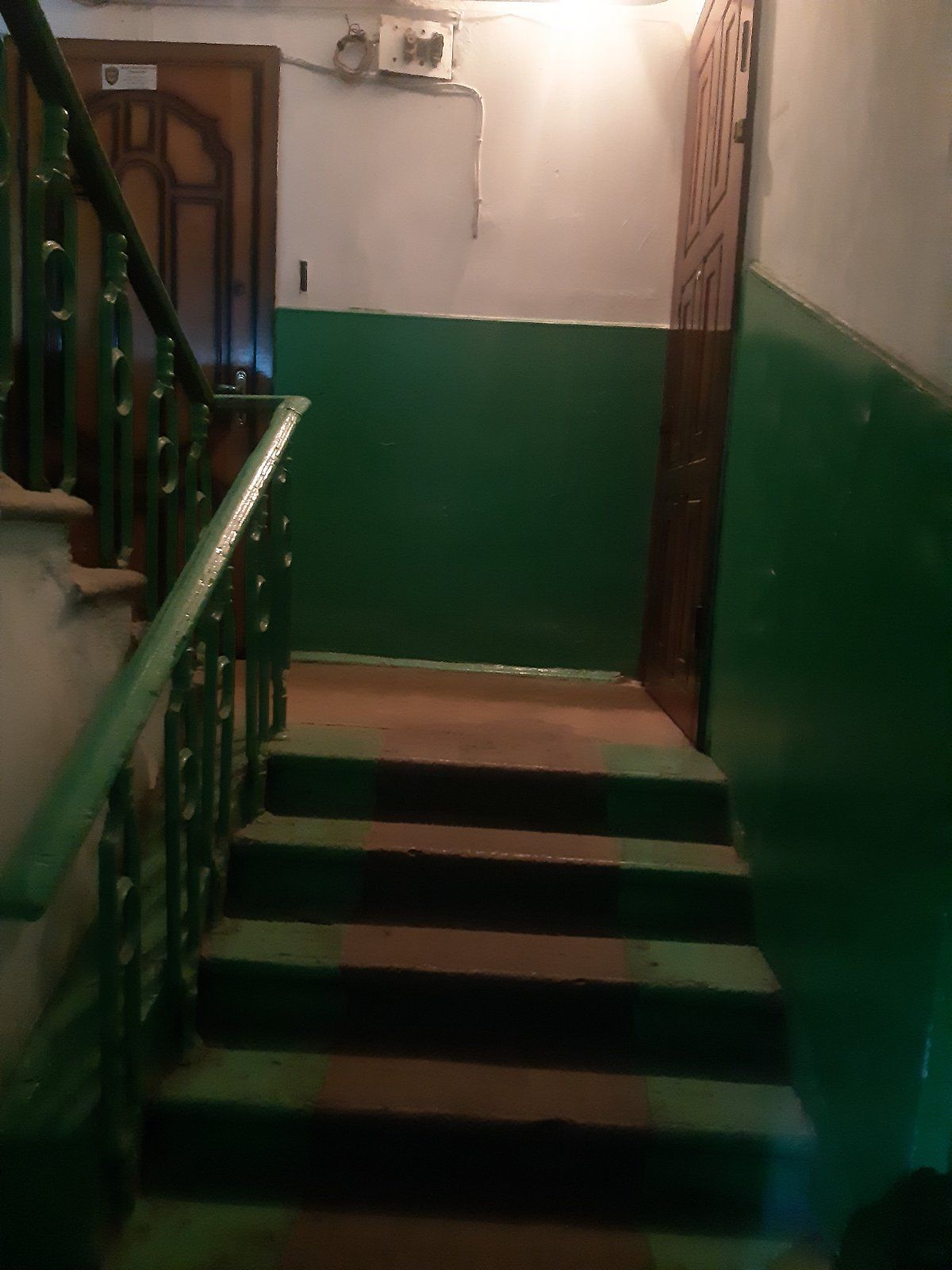 Продам двухкомнатную "сталинку"