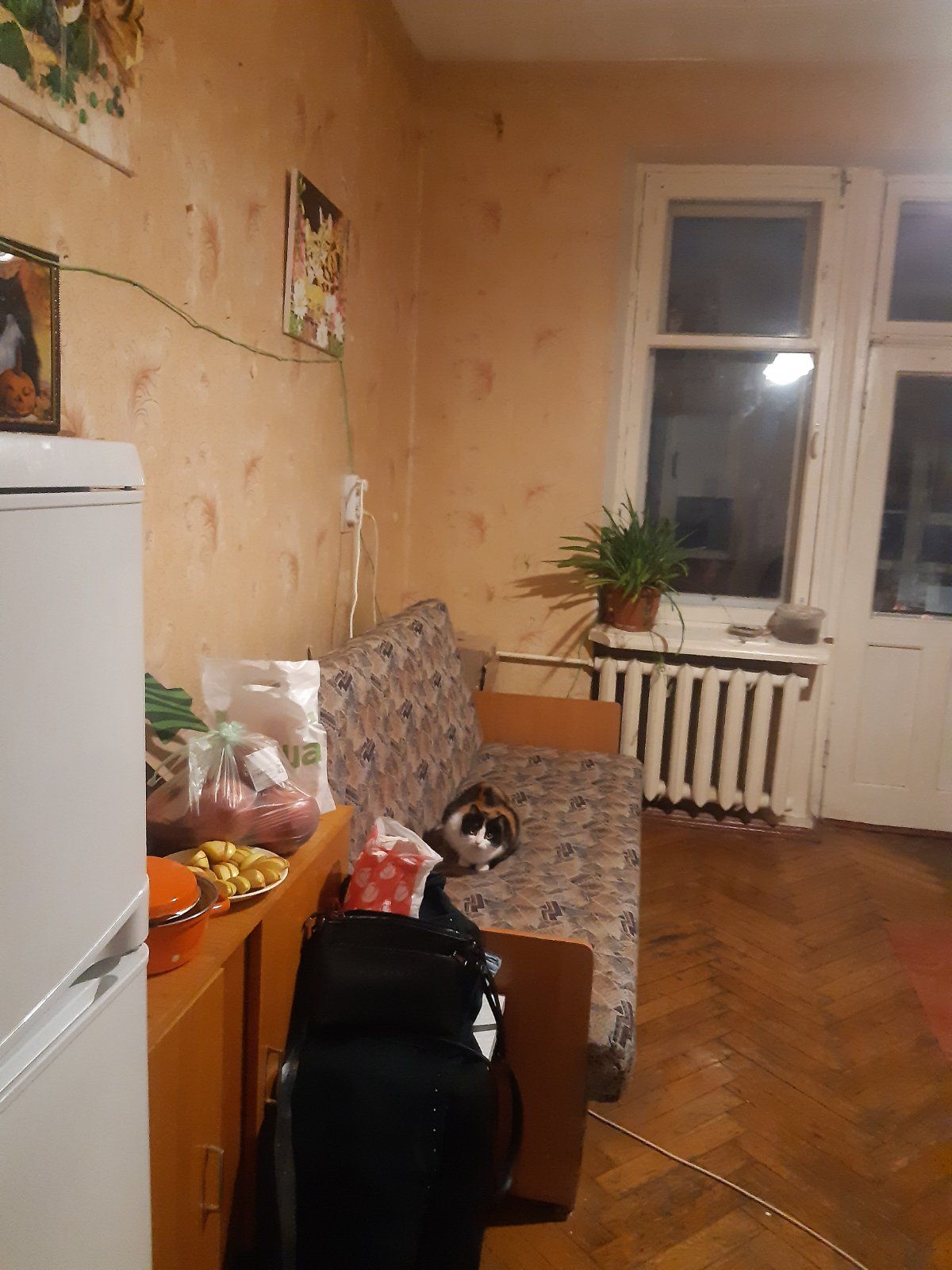 Продам двухкомнатную "сталинку"