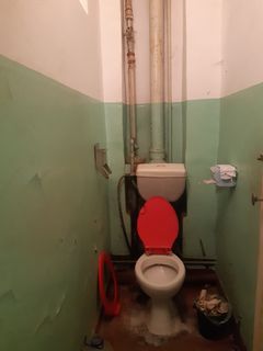 Продам двухкомнатную "сталинку"