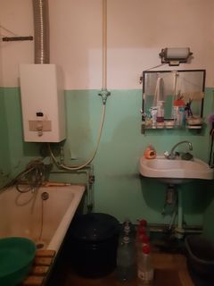 Продам двухкомнатную "сталинку"