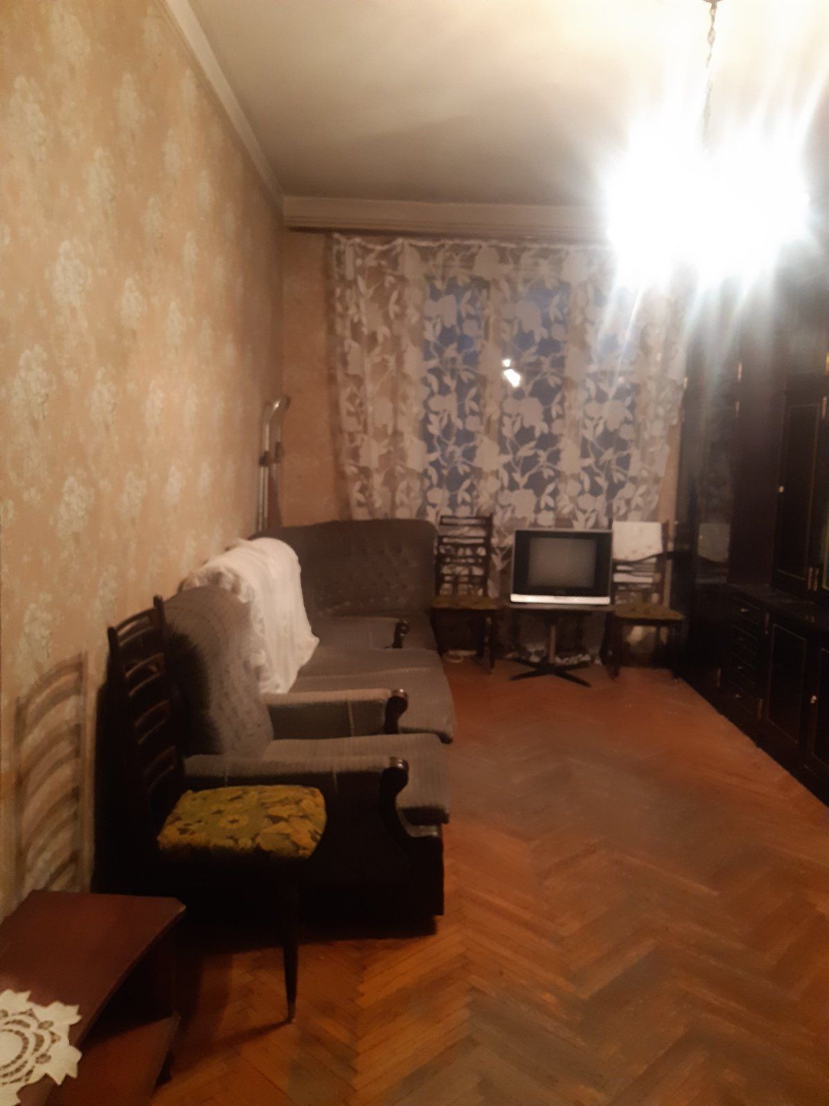 Продам двухкомнатную "сталинку"