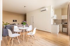 Двухкомнатная квартира на Дмитра Донського вул.