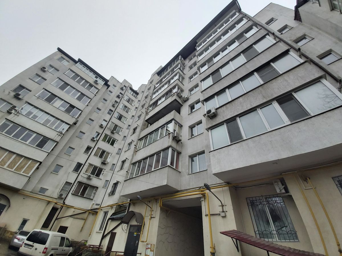 квартира на Старорезнична вул.