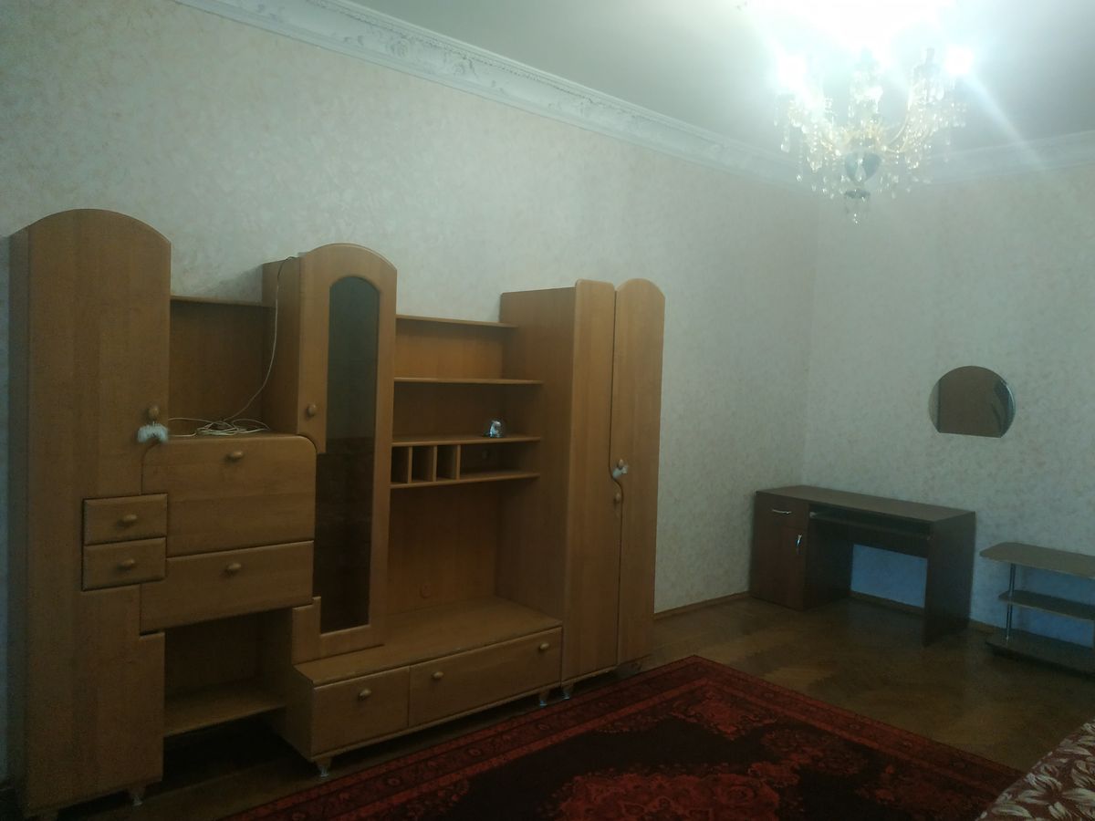 Двухкомнатная квартира на Л.Українки просп.(Гагаріна пр.)