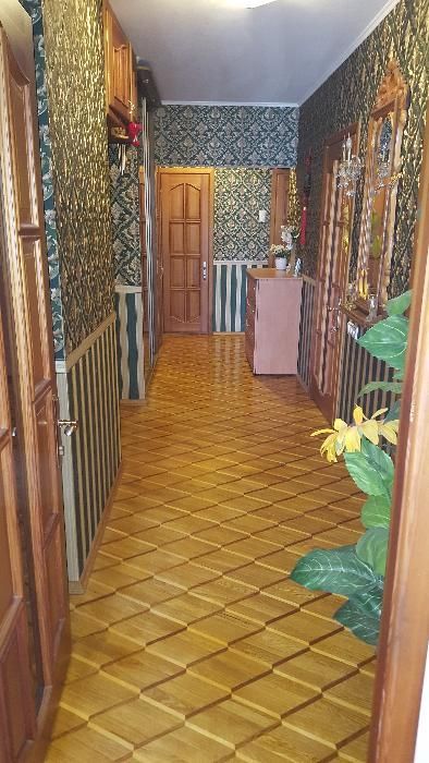 Квартира на Добровольського просп.