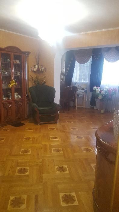 Квартира на Добровольського просп.