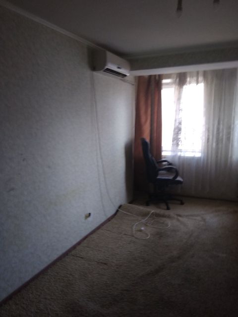 Продам простору квартиру в цегляному будинку