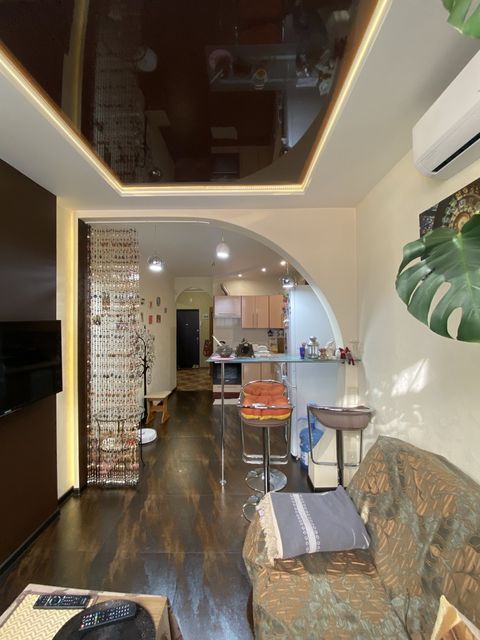 Apartment in the Raduzhny neighborhood, on