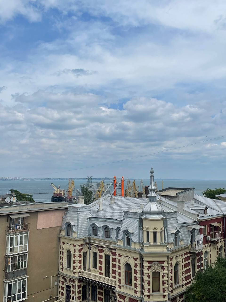 Продам квартиру с террасой в центре, вид на море.