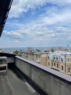 Продам квартиру с террасой в центре, вид на море.