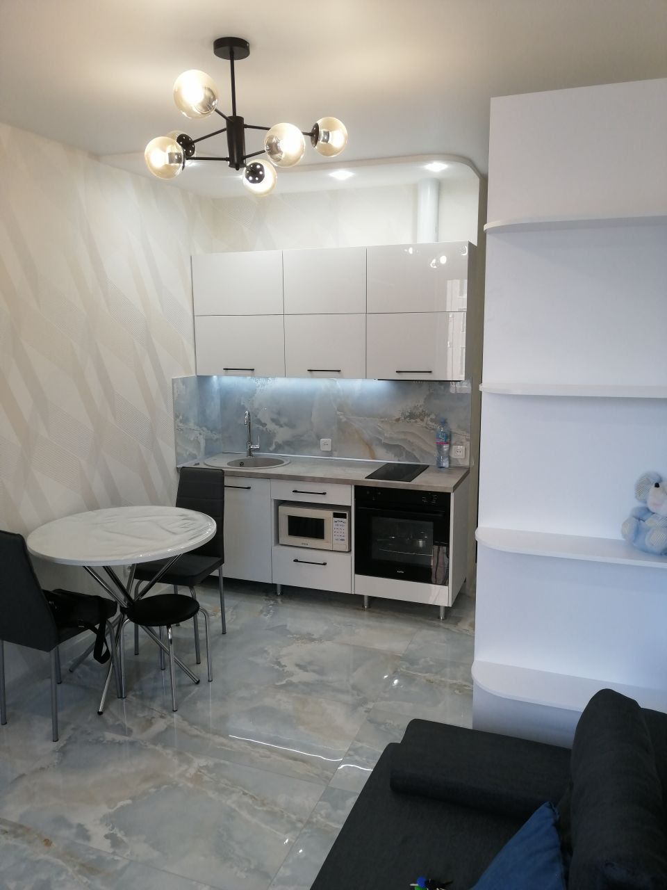 Продам квартиру студію з Євроремонтом в ЖК "Родос"