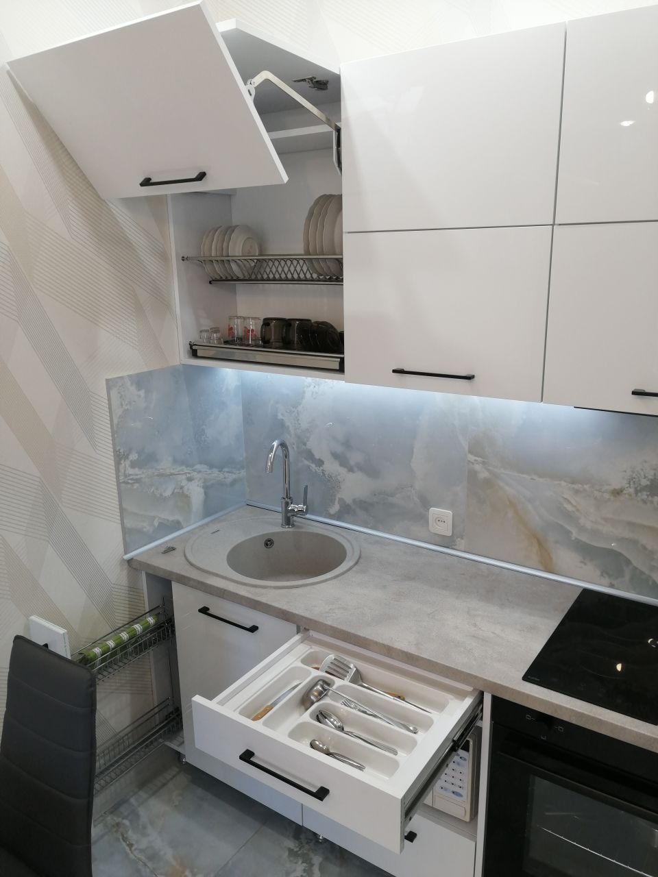 Продам квартиру студію з Євроремонтом в ЖК "Родос"