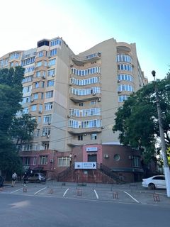 Квартира на Шампанському провулку