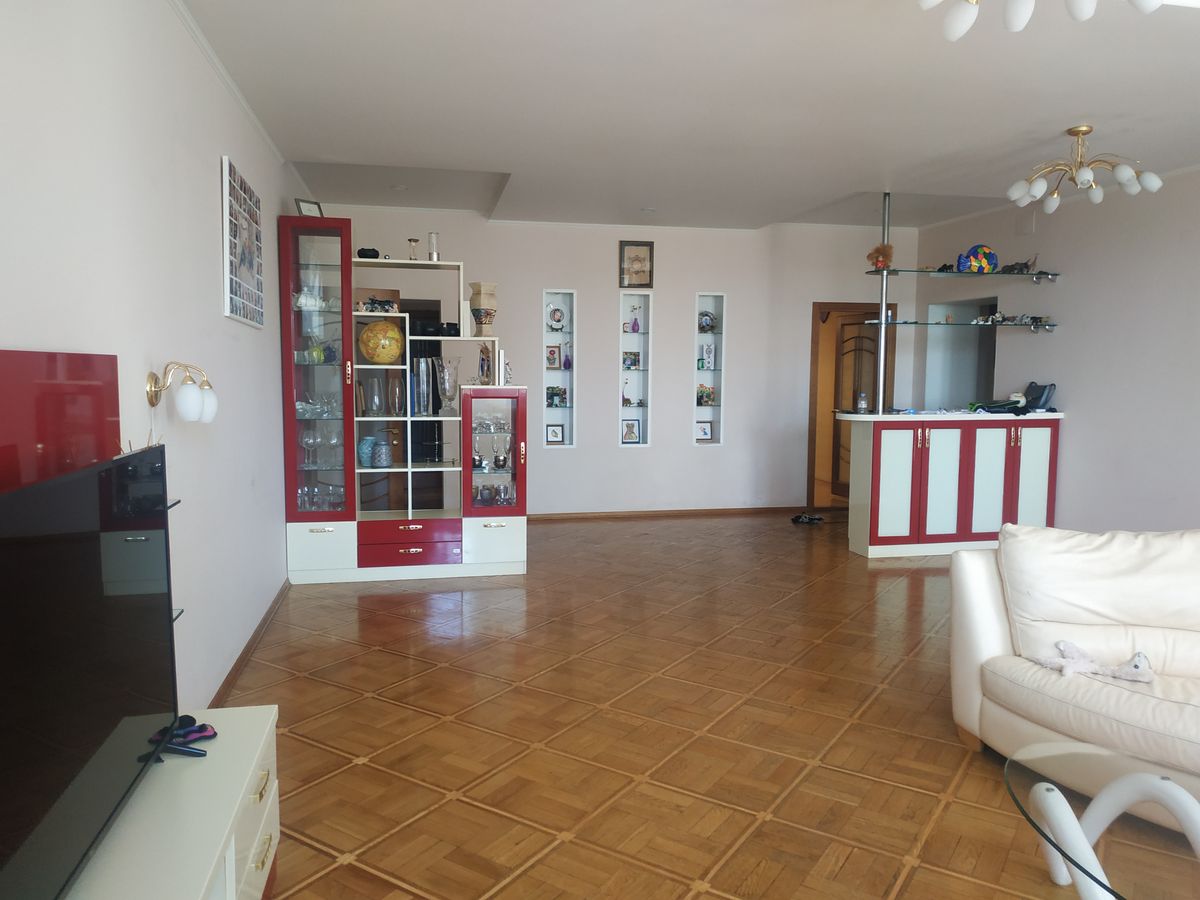 Квартира на Шампанському провулку