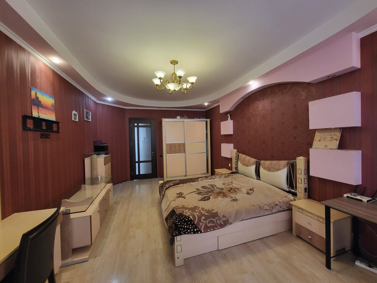 Квартира на Тополева вул.