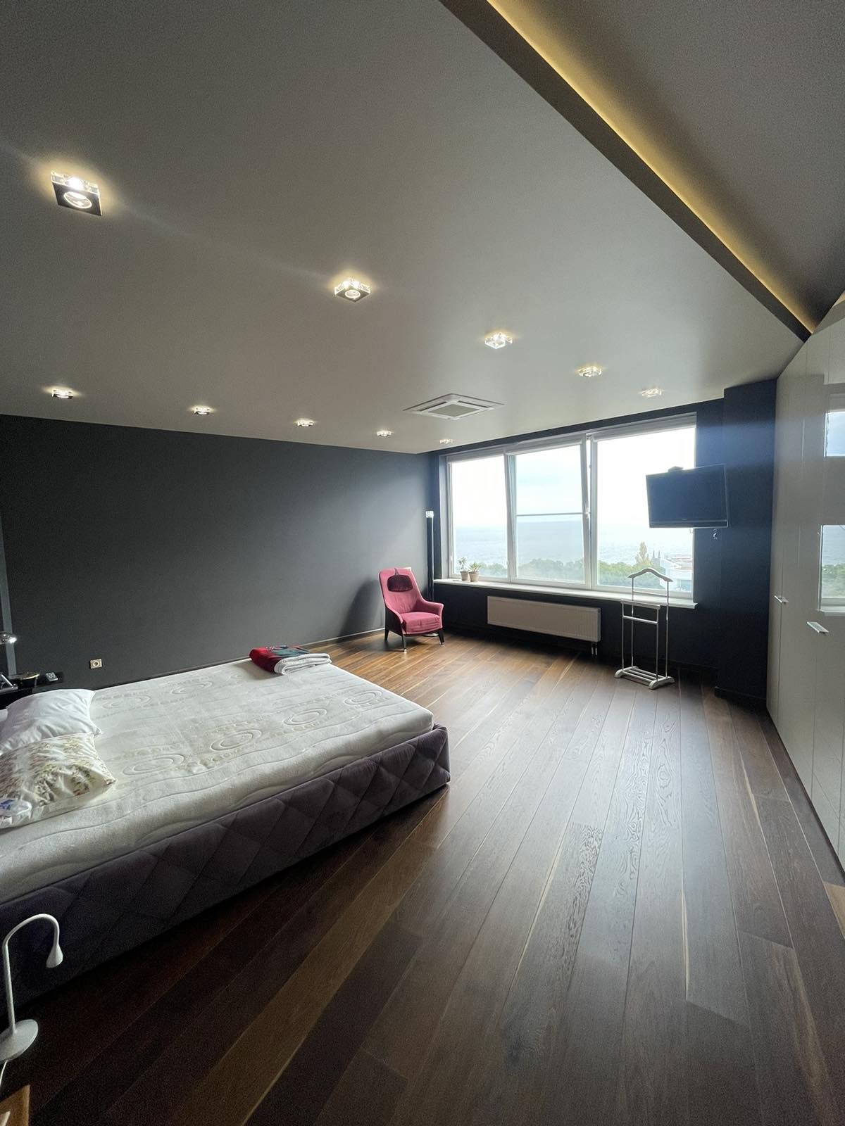 Квартира на Літературна вул.