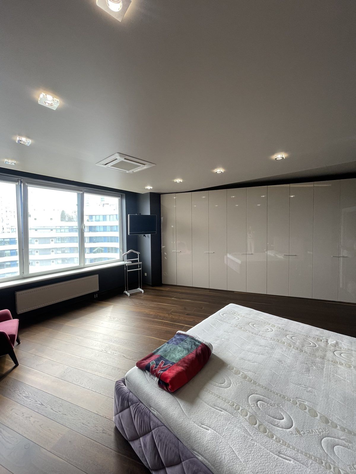 Квартира на Літературна вул.