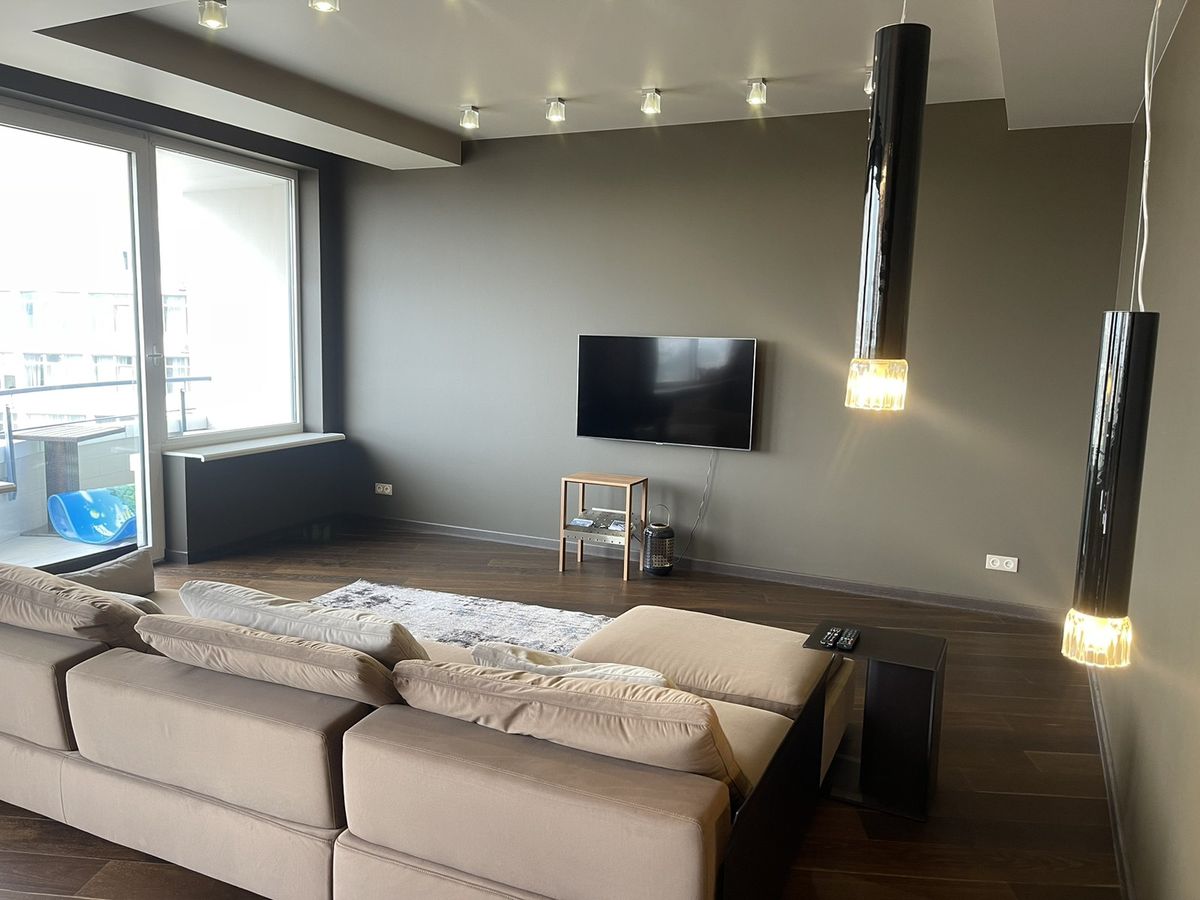 Квартира на Літературна вул.