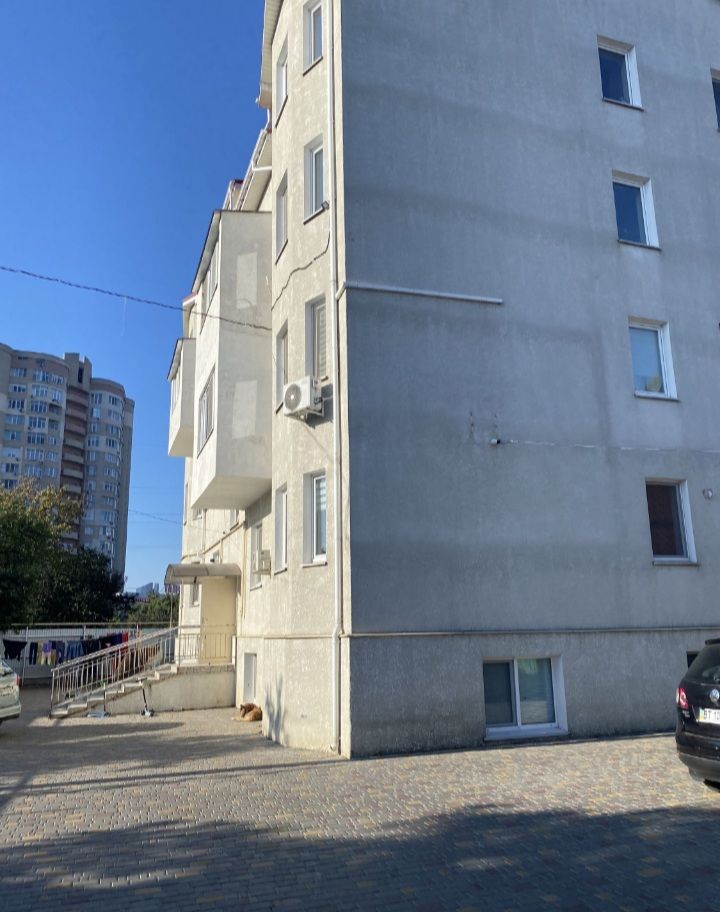 Квартира на Космонавта Комарова вул.