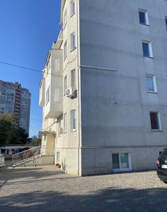 Квартира на Космонавта Комарова вул.