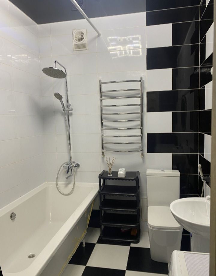 Квартира на Космонавта Комарова вул.