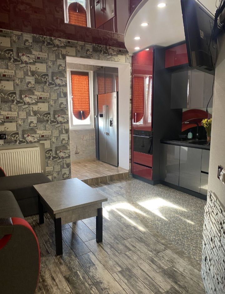 Квартира на Космонавта Комарова вул.