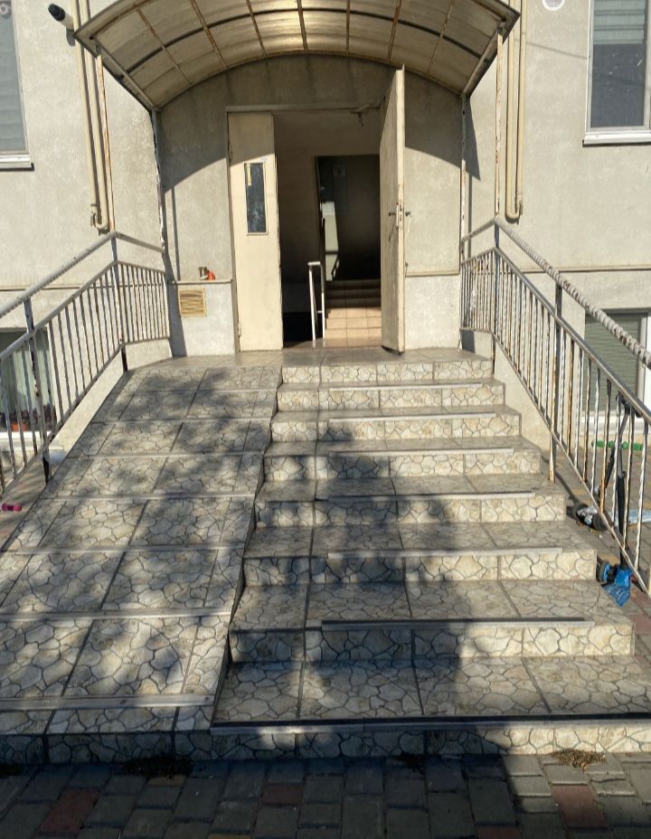 Квартира на Космонавта Комарова вул.