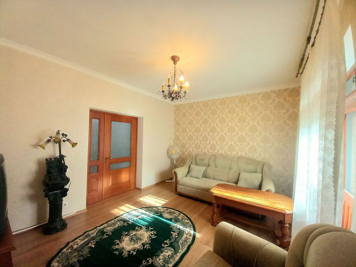 Продам 3-х кімнатну з капремонтом вул.К.Луніна /Адмиральский пр-т