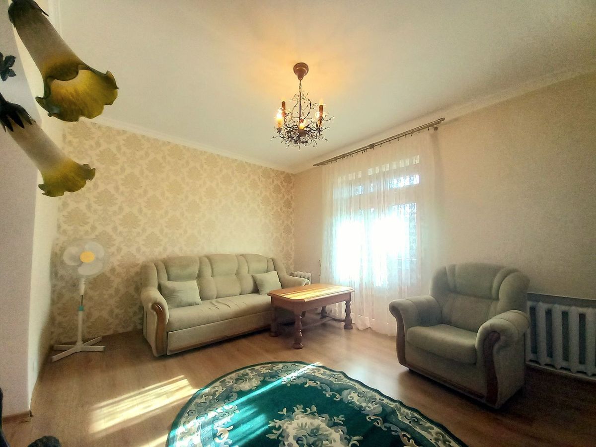 Продам 3-х кімнатну з капремонтом вул.К.Луніна /Адмиральский пр-т