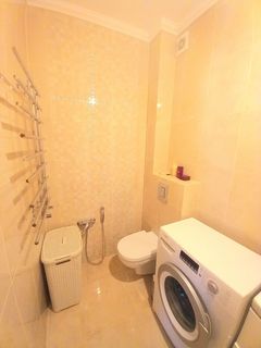 Продам 3-х кімнатну з капремонтом вул.К.Луніна /Адмиральский пр-т