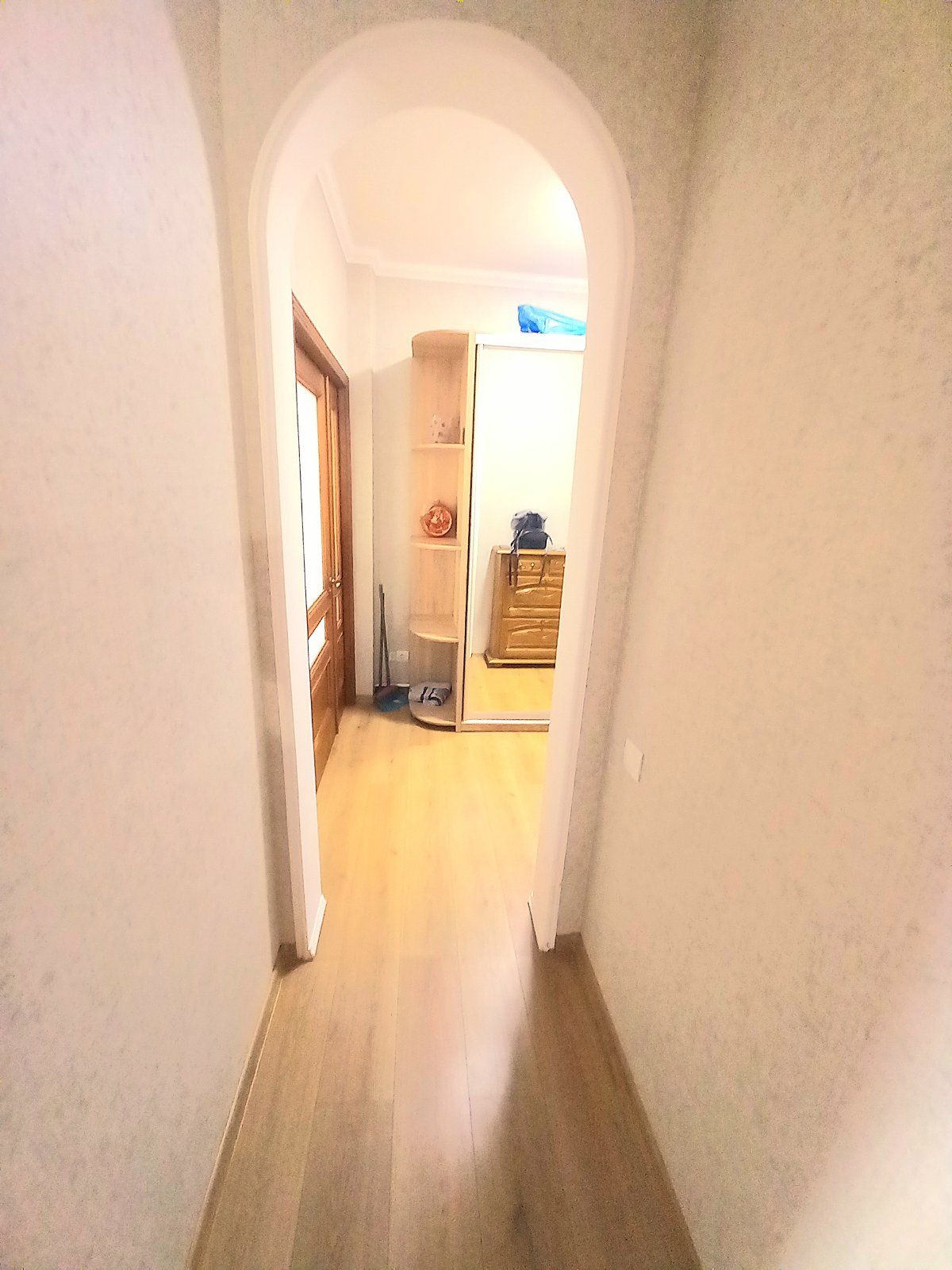 Продам 3-х кімнатну з капремонтом вул.К.Луніна /Адмиральский пр-т