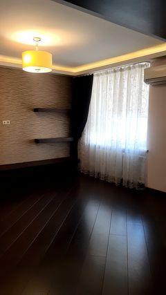 Квартира на Заболотного Академіка вул.