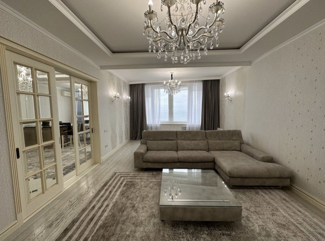 Кввртира на Літературна вул.